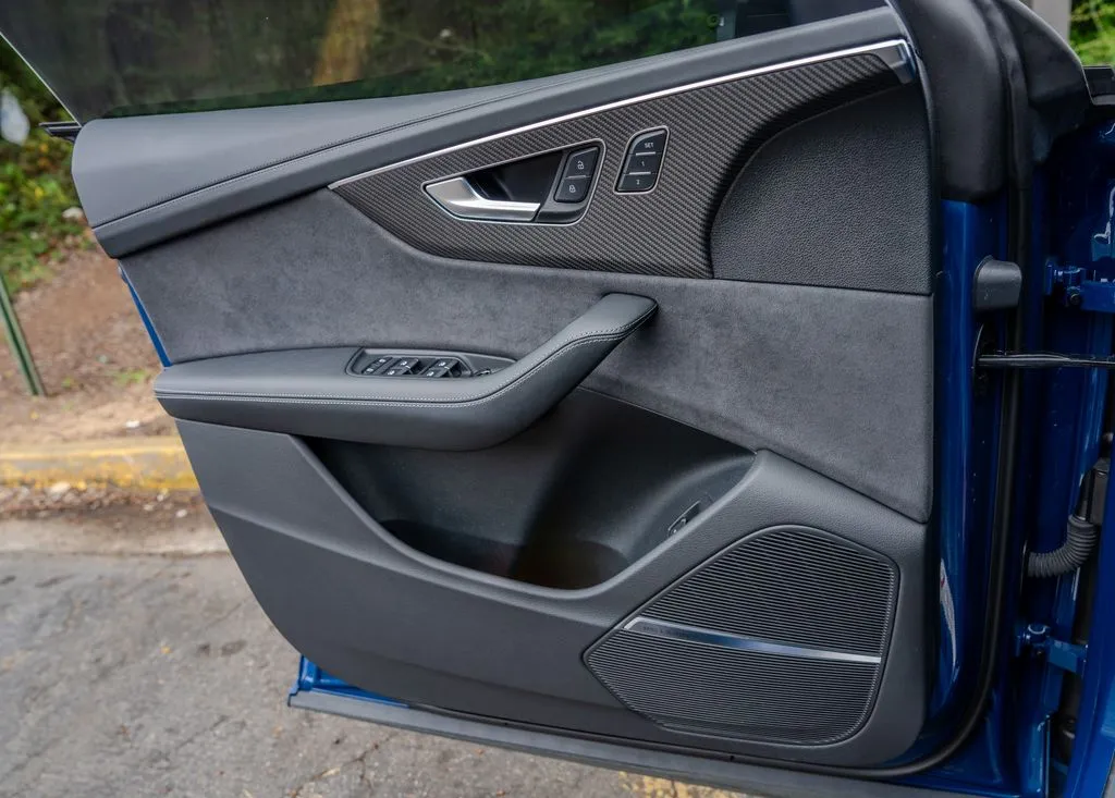 Audi SQ8 photo 16