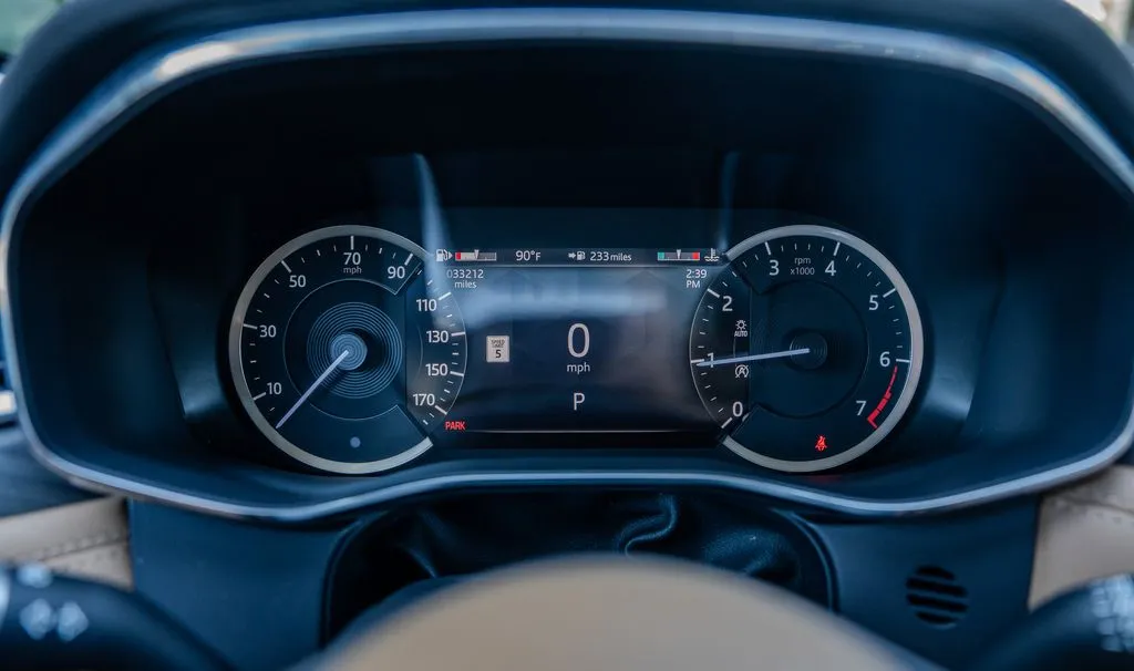 Jaguar F-PACE photo 9