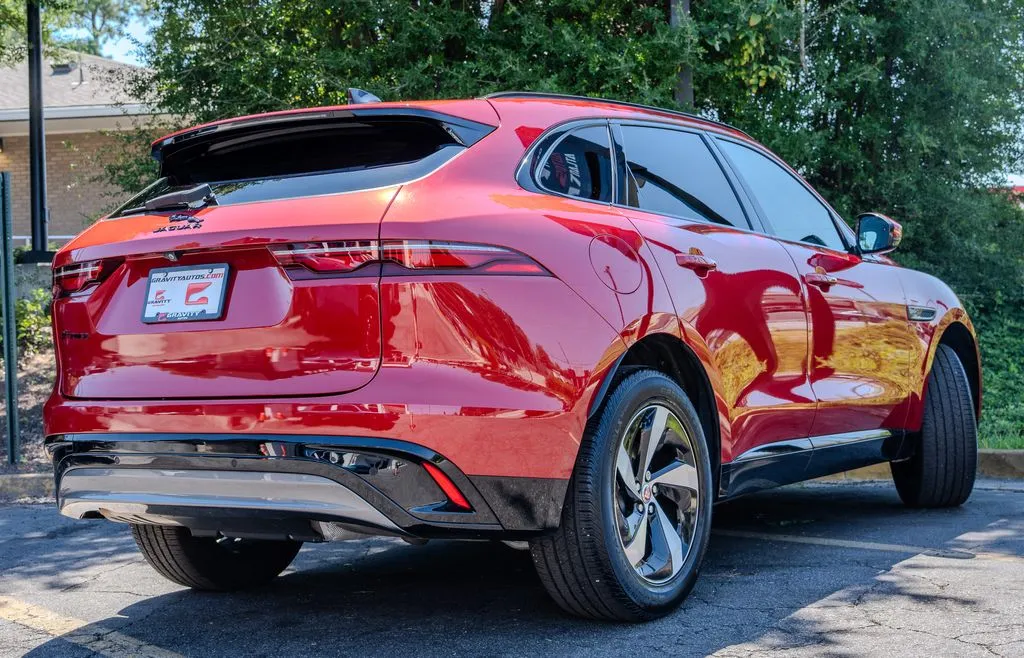 Jaguar F-PACE photo 28
