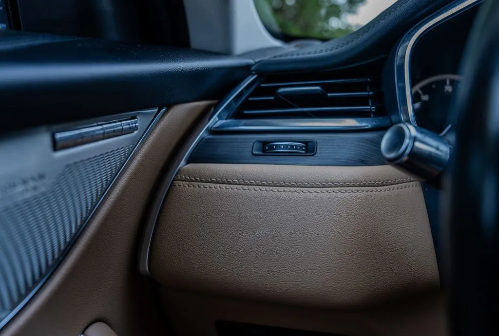 Jaguar F-PACE photo 8