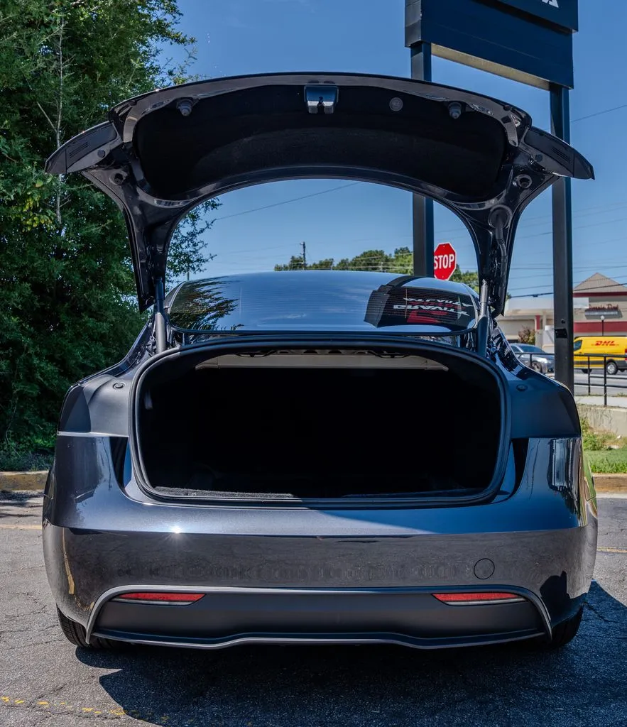 Tesla Model 3 photo 24