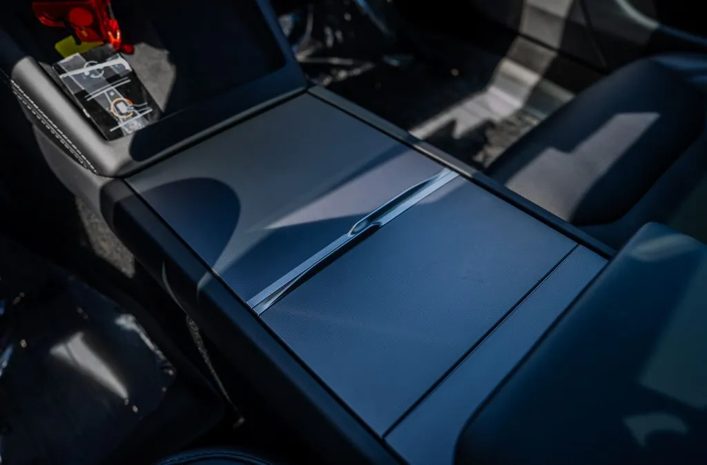 Tesla Model 3 photo 11