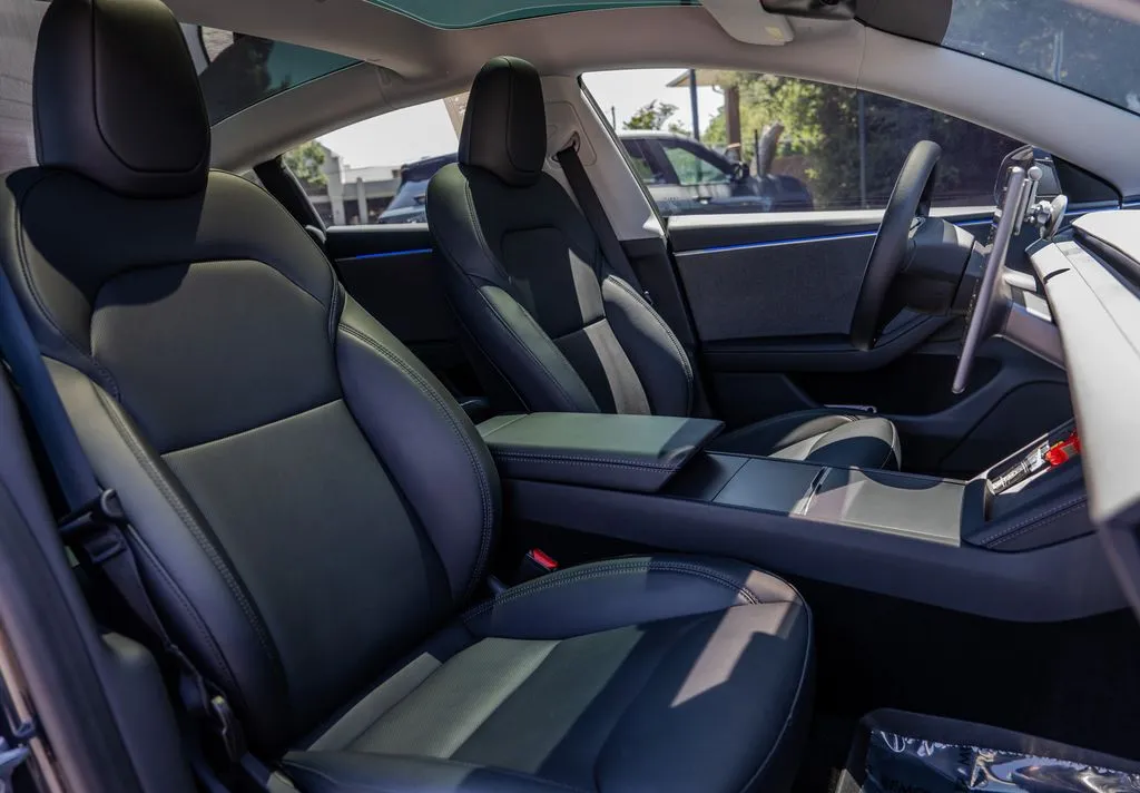 Tesla Model 3 photo 20