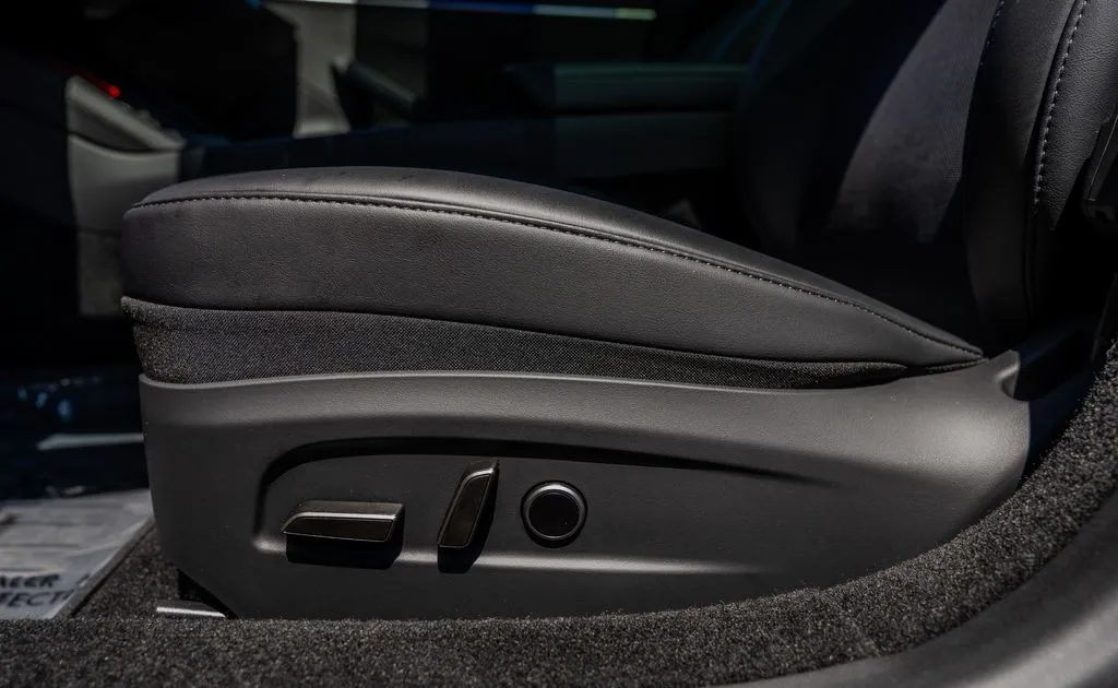 Tesla Model 3 photo 15