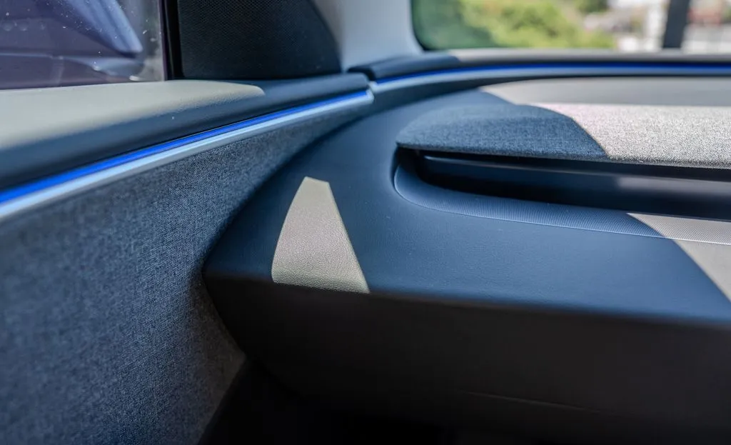 Tesla Model 3 photo 8