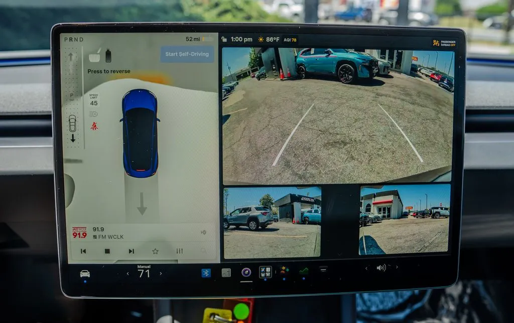Tesla Model 3 photo 10