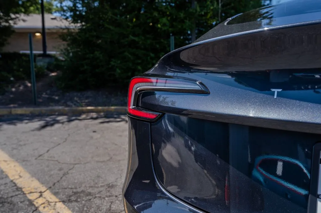 Tesla Model 3 photo 25