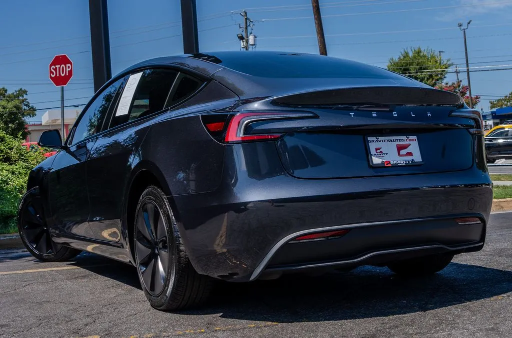 Tesla Model 3 photo 22