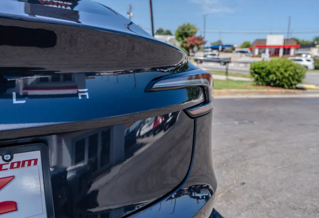 Tesla Model 3 photo 26