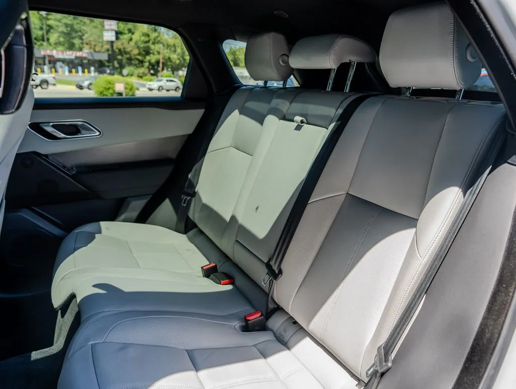 Land Rover Range Rover Velar photo 21
