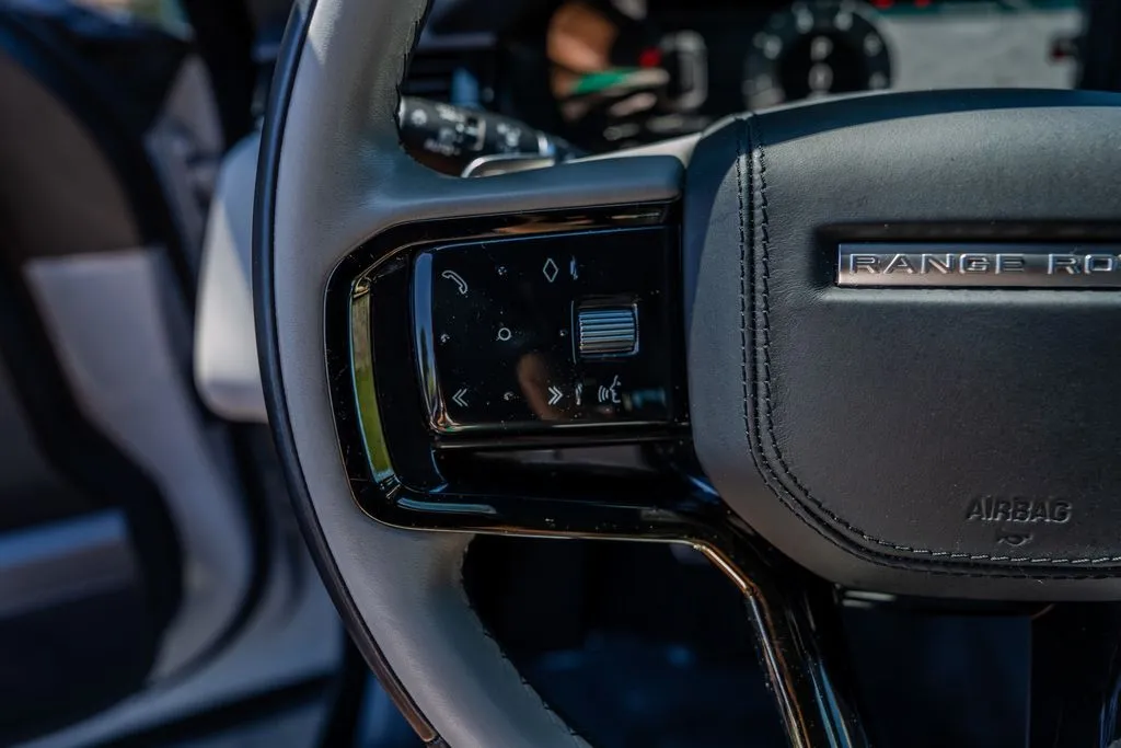 Land Rover Range Rover Velar photo 6
