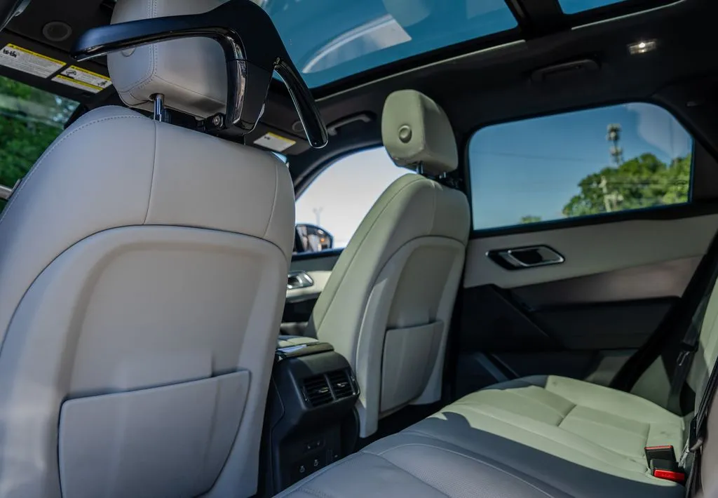 Land Rover Range Rover Velar photo 22