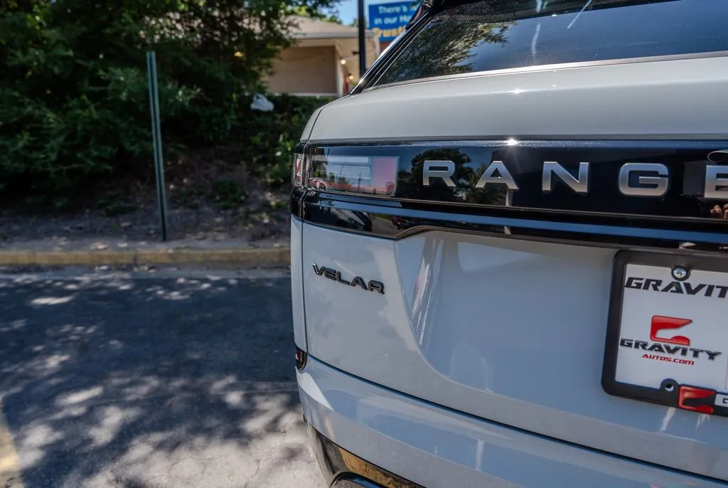Land Rover Range Rover Velar photo 28