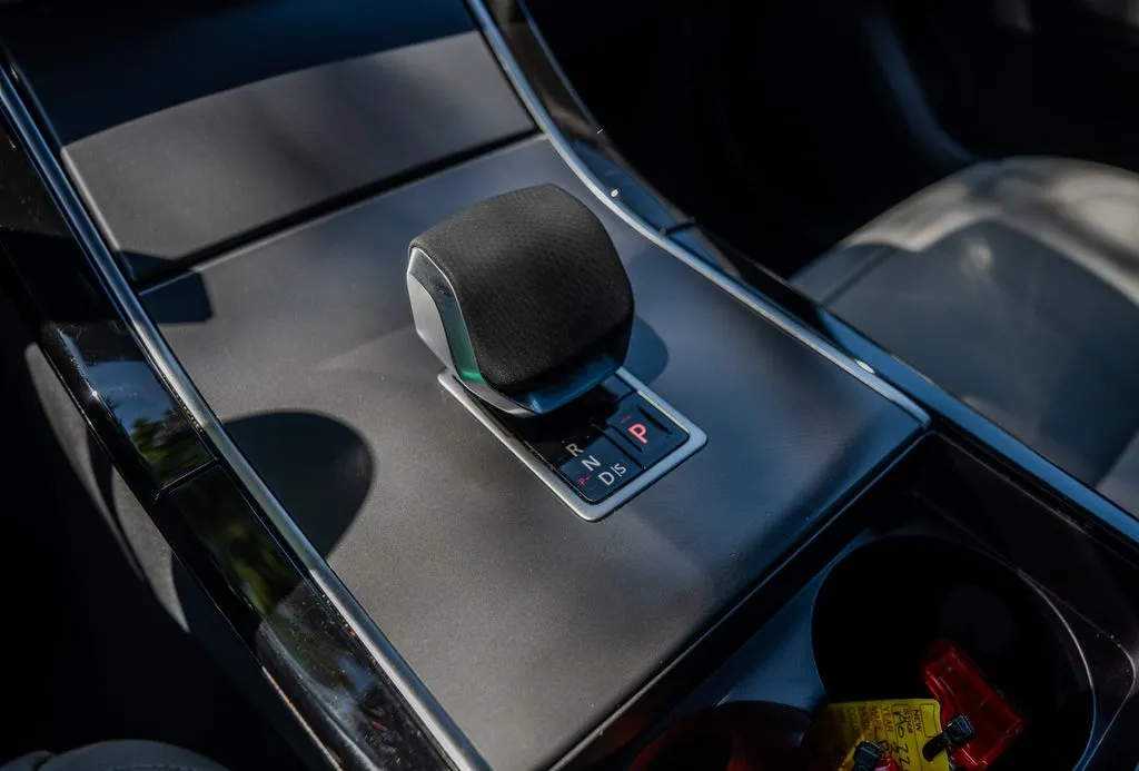 Land Rover Range Rover Velar photo 13