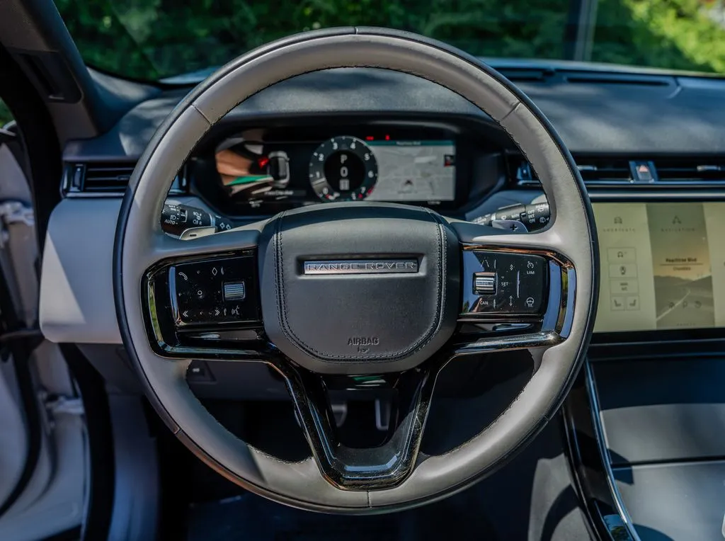 Land Rover Range Rover Velar photo 5