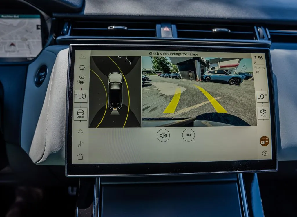 Land Rover Range Rover Velar photo 11