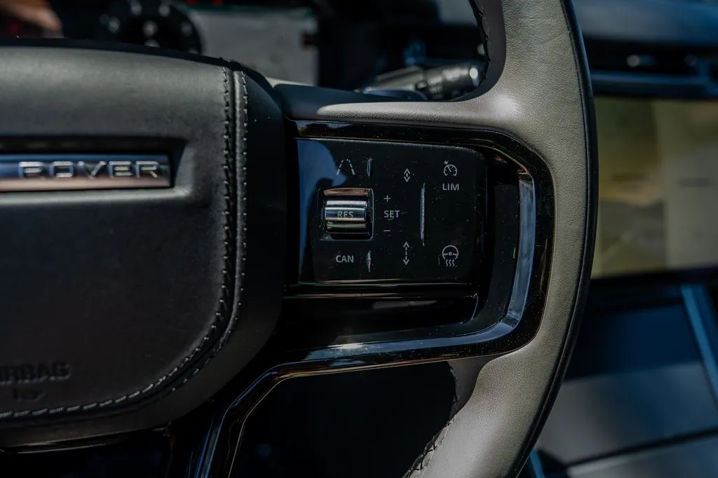 Land Rover Range Rover Velar photo 7