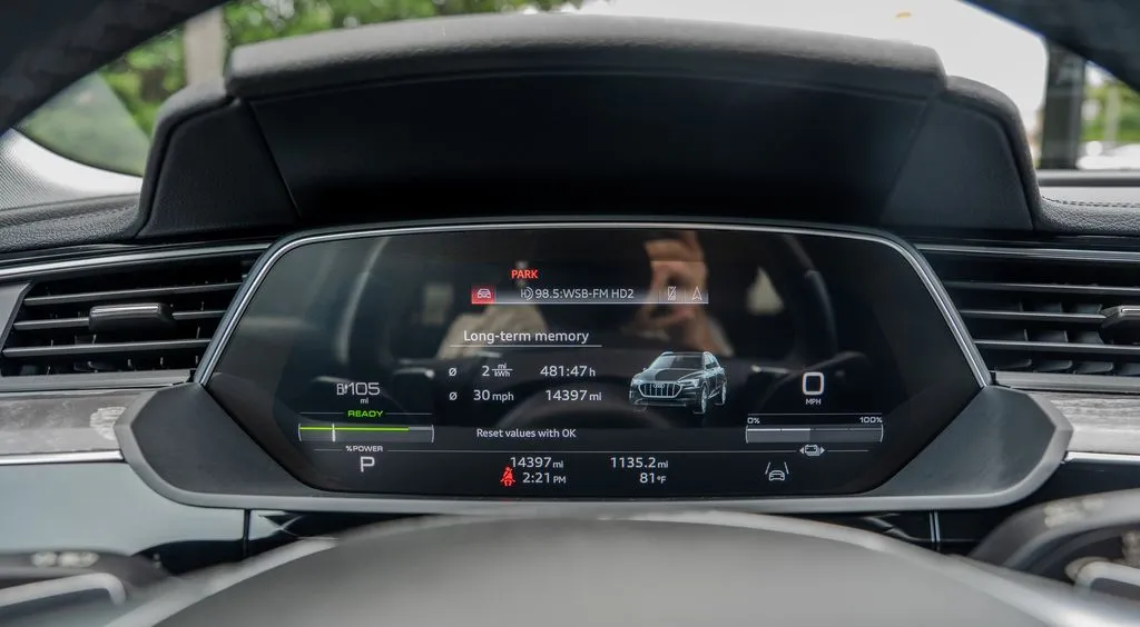 Audi e-tron photo 9