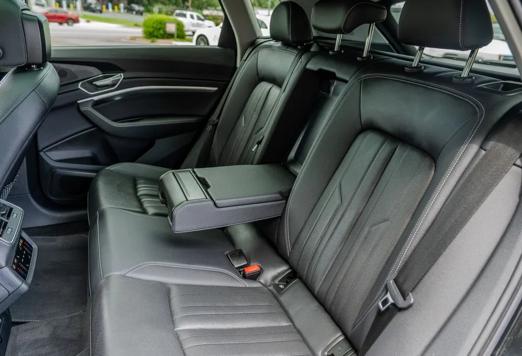Audi e-tron photo 19