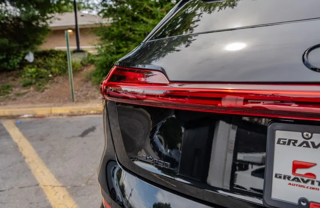 Audi e-tron photo 26