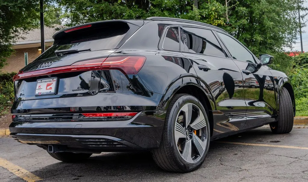 Audi e-tron photo 28