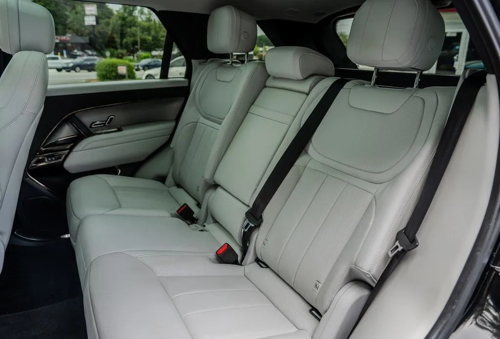 Land Rover Range Rover Sport photo 18