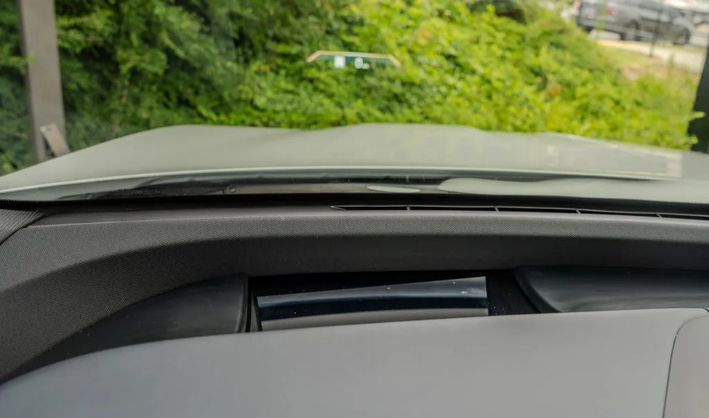 BMW iX photo 10