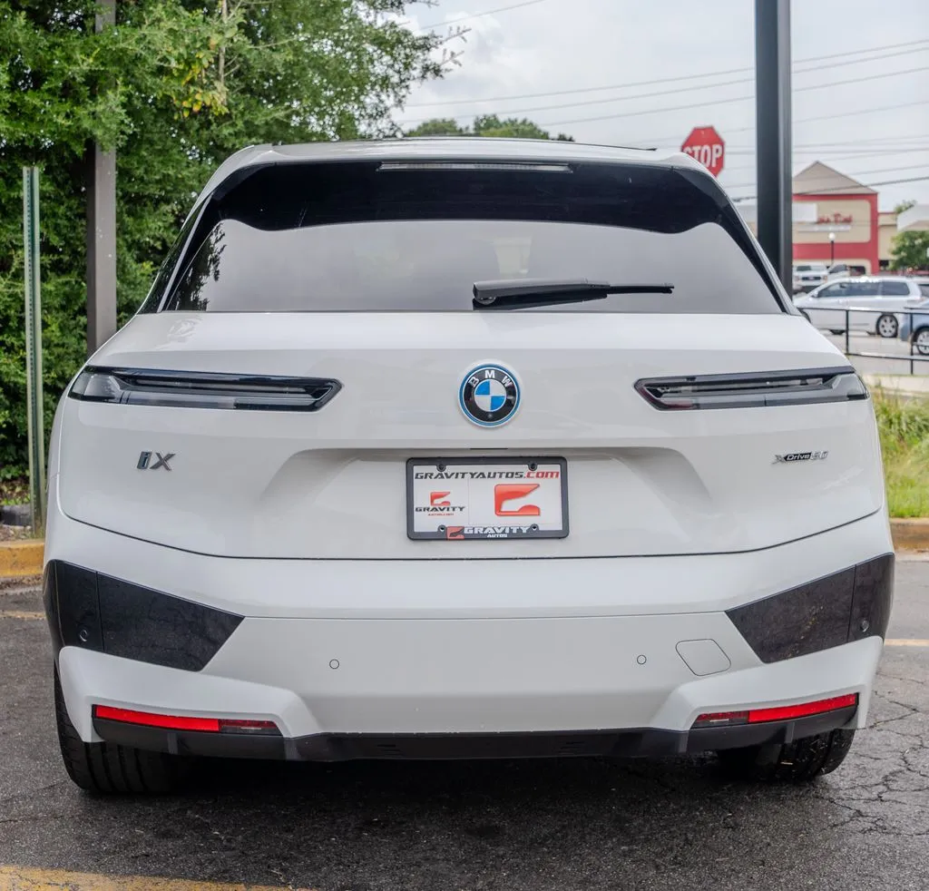 BMW iX photo 25
