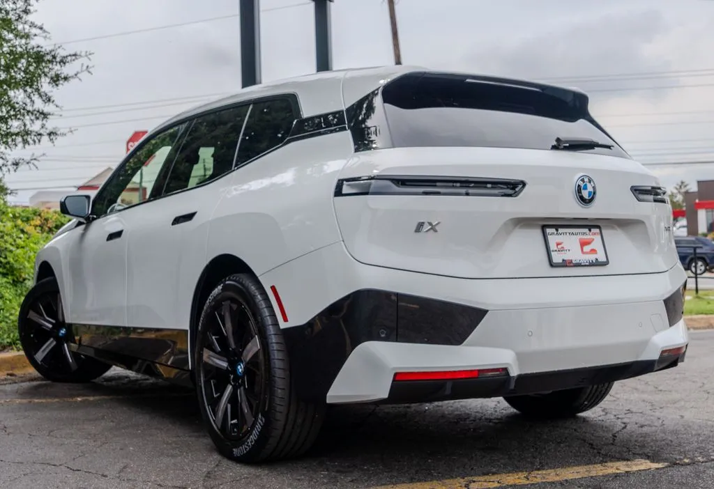 BMW iX photo 24