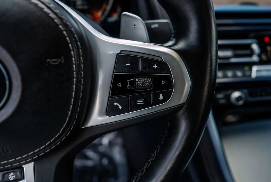 BMW 8 Series photo 7