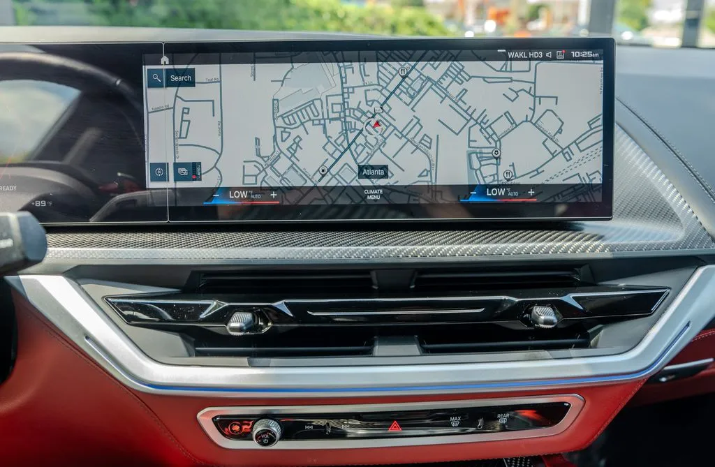 BMW XM photo 11