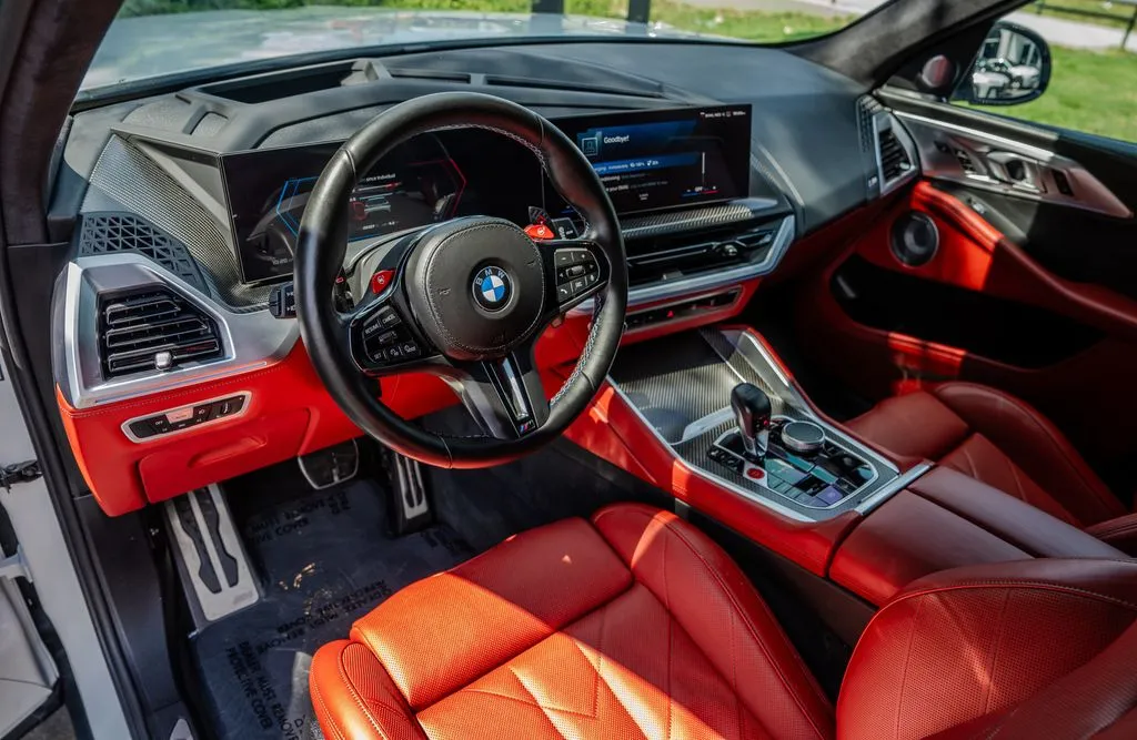 BMW XM photo 4