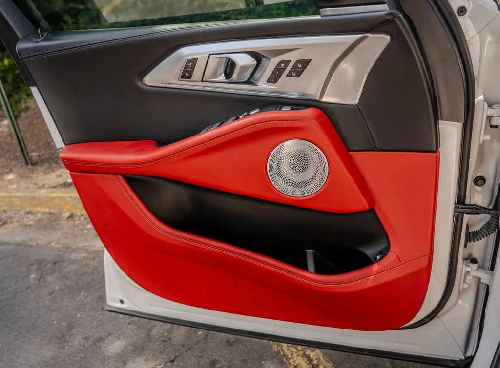 BMW XM photo 16