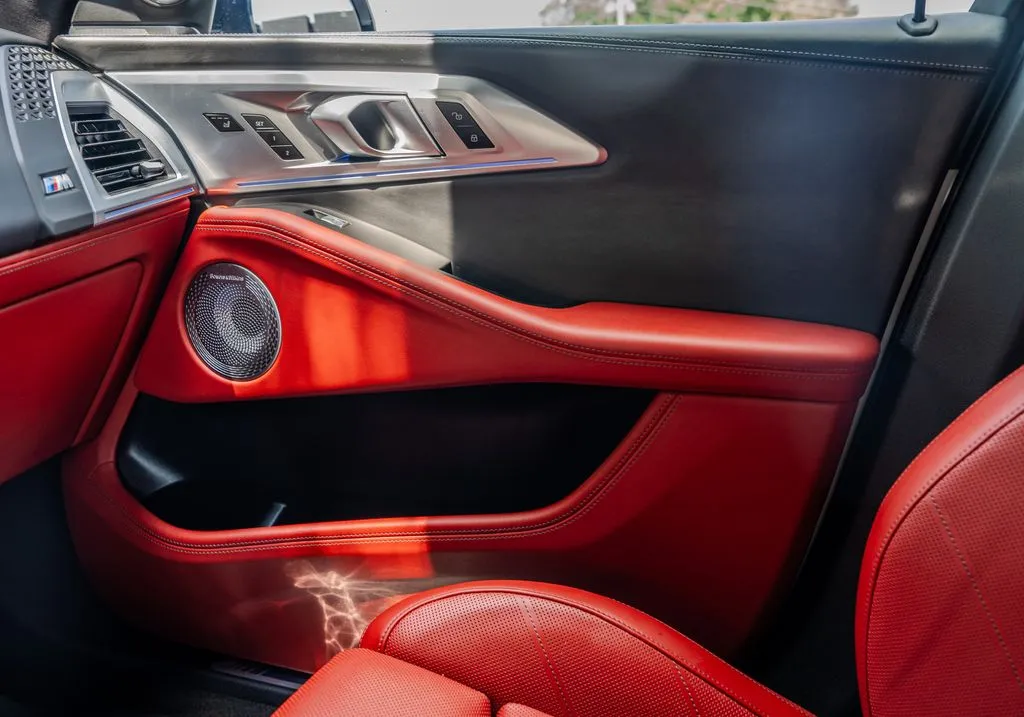 BMW XM photo 14