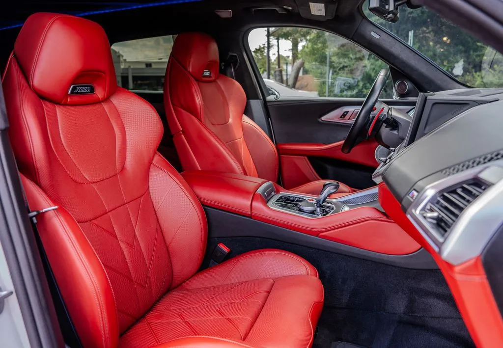 BMW XM photo 24
