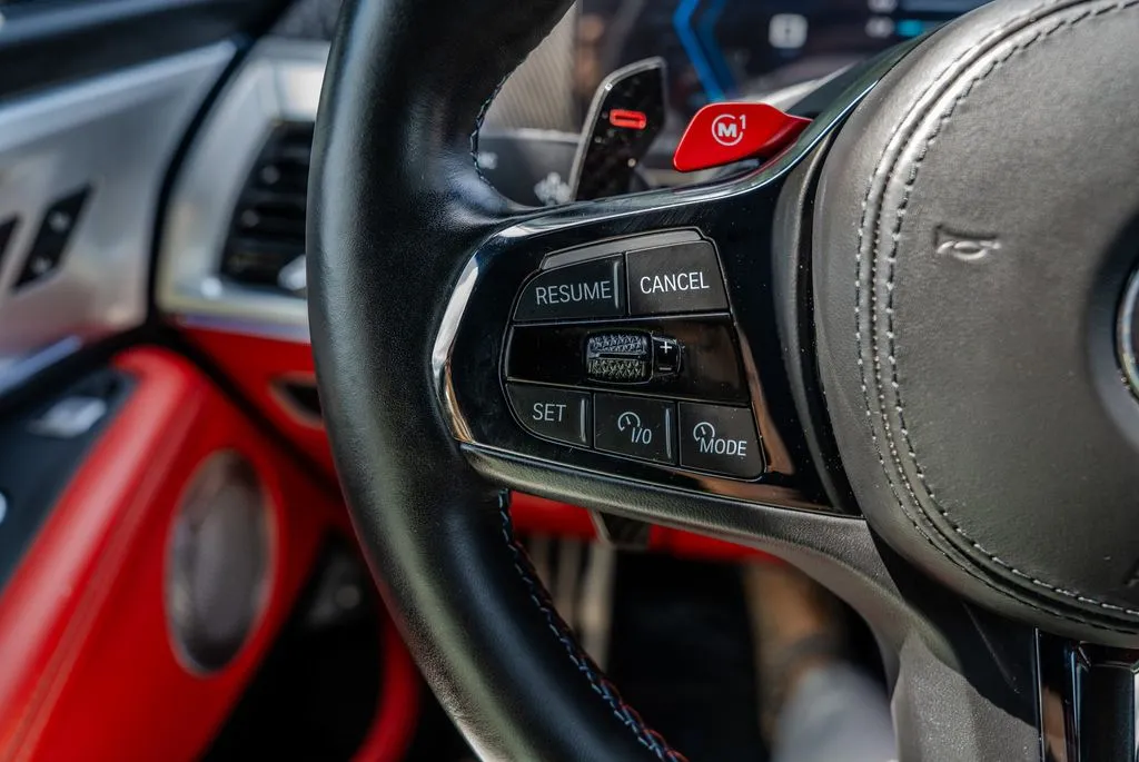 BMW XM photo 6