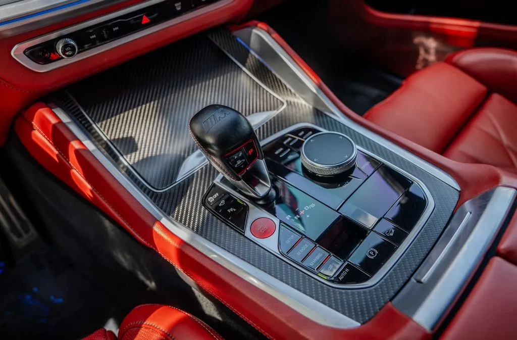 BMW XM photo 13