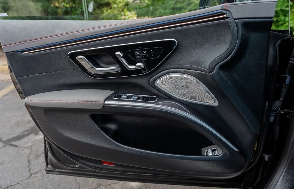 Mercedes-Benz EQS photo 16