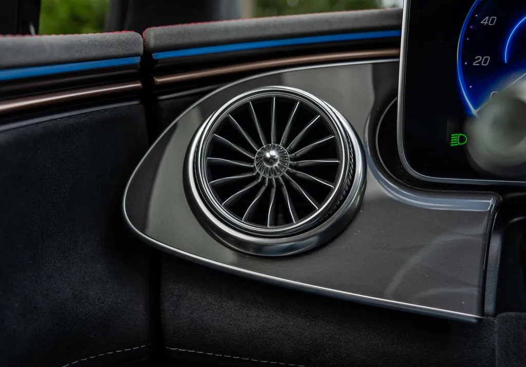 Mercedes-Benz EQS photo 8