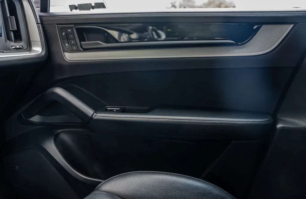 Porsche Cayenne photo 13