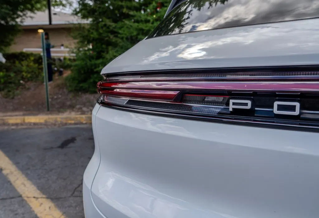 Porsche Cayenne photo 26