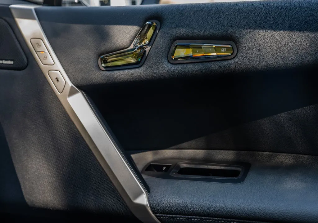 BMW iX photo 15