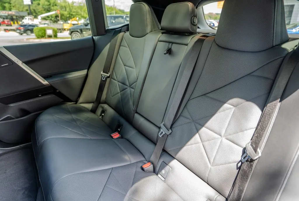 BMW iX photo 20