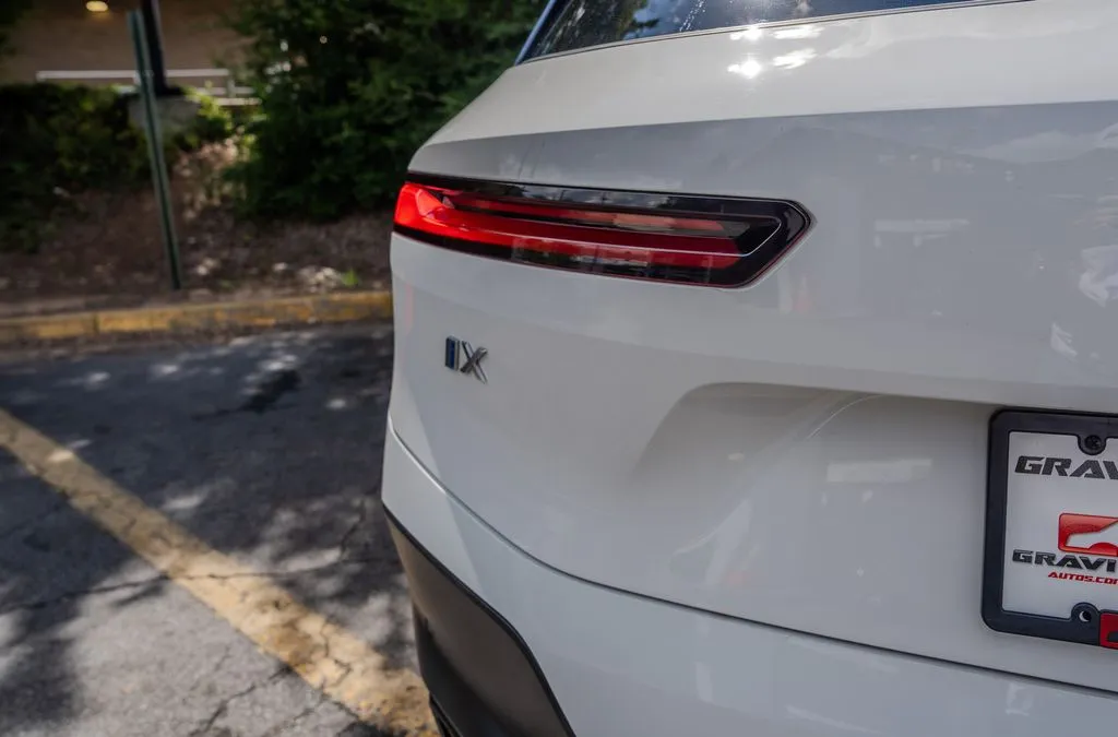 BMW iX photo 27