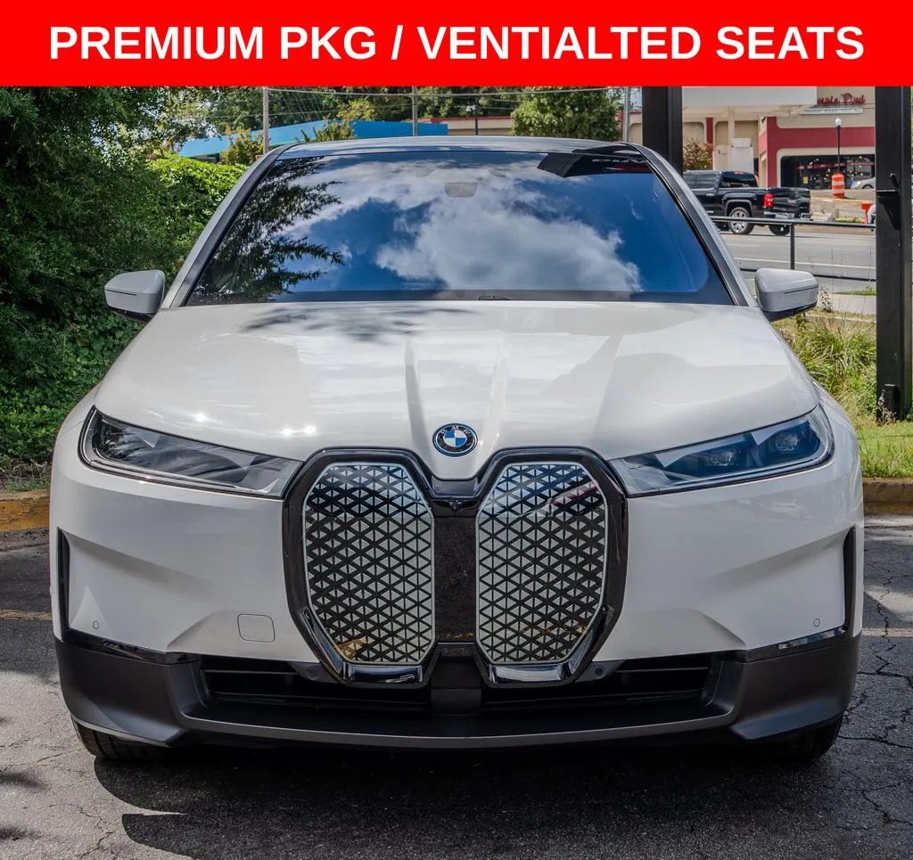 BMW iX photo 2