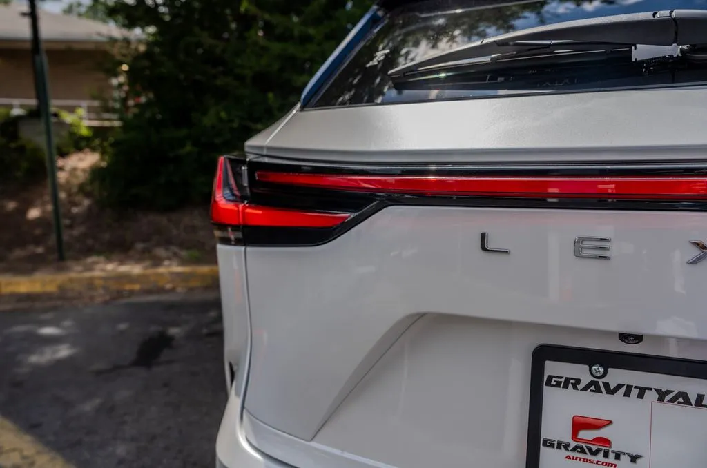 Lexus NX photo 26