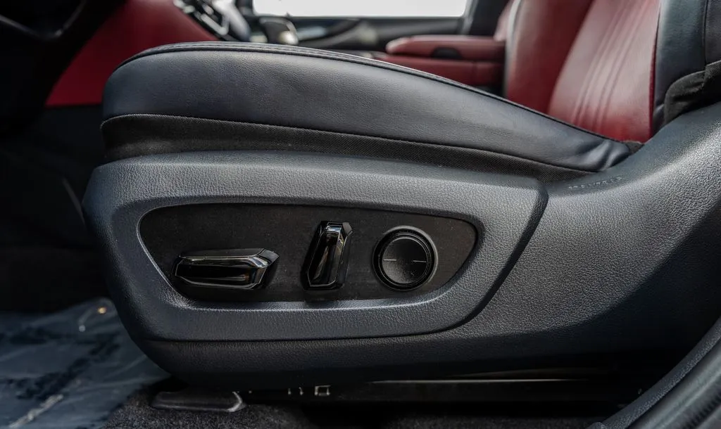 Lexus NX photo 16