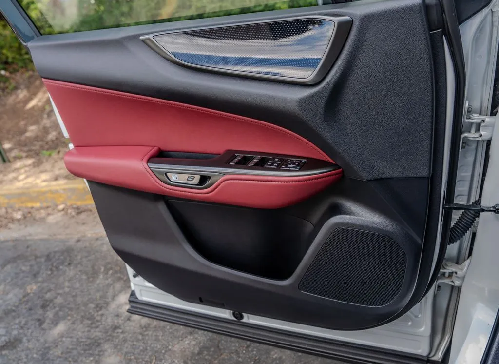 Lexus NX photo 15