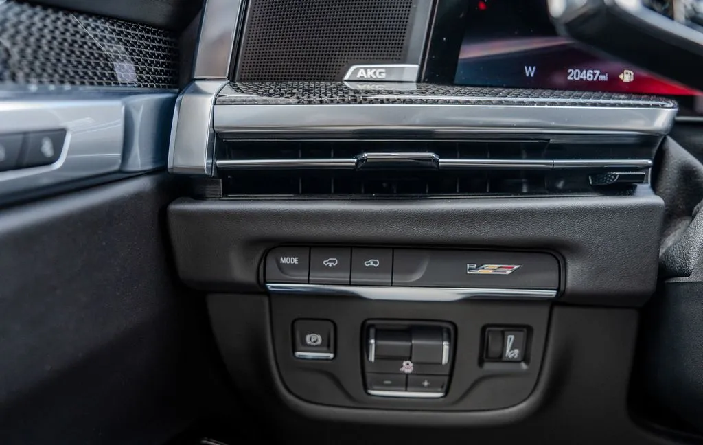 Cadillac Escalade photo 8