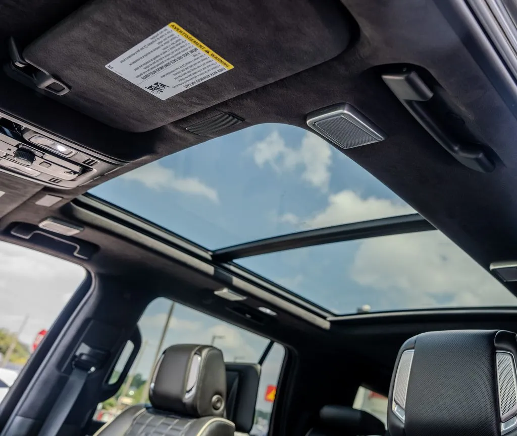 Cadillac Escalade photo 18